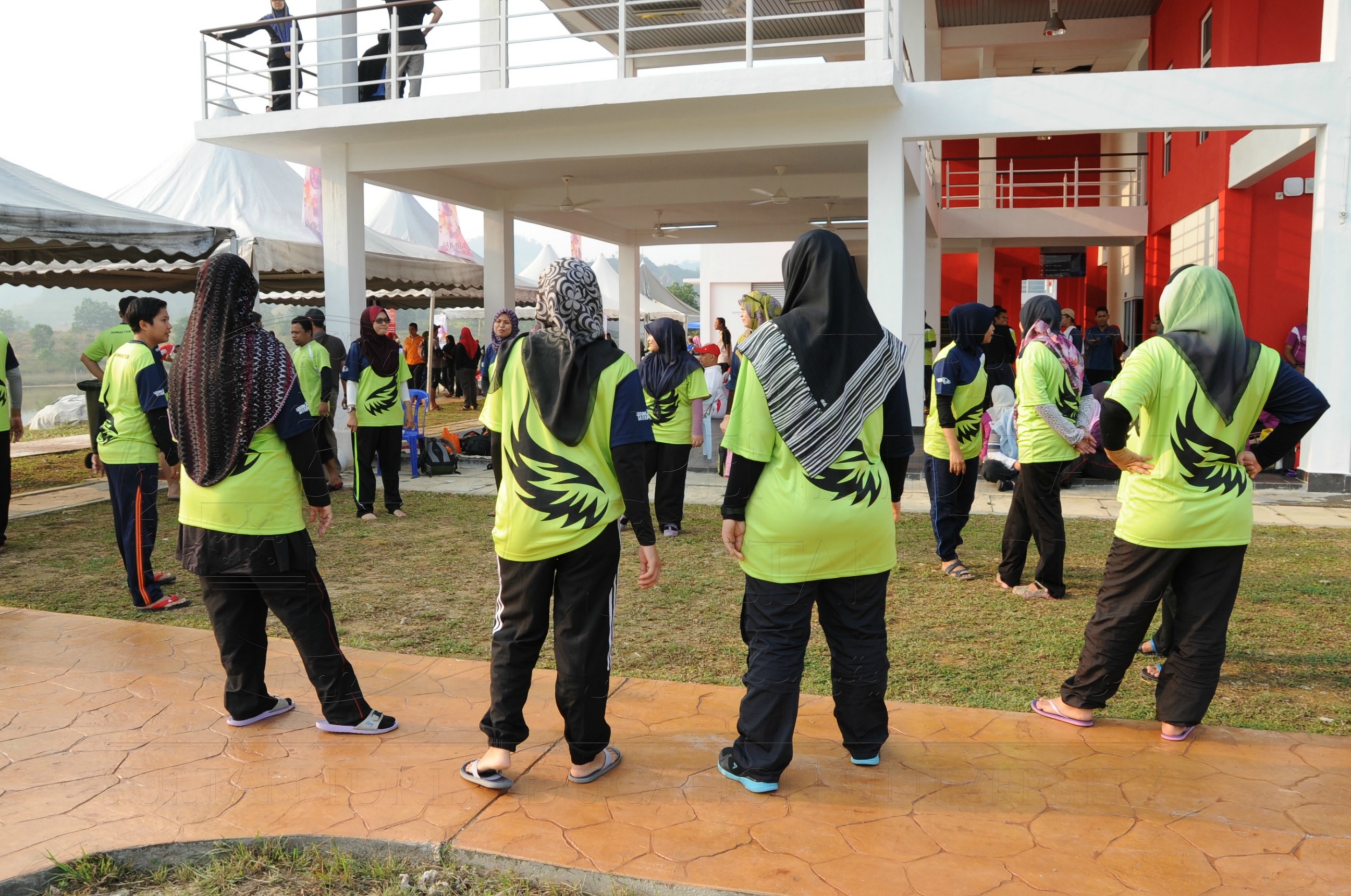 9 16 April 2016 Karnival Sukan Staf Upsi